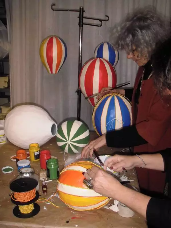 Creazione di oggetti artigianale - Oggetti fatti a mano in legno e cartapesta - Mangiafuoco Treviso